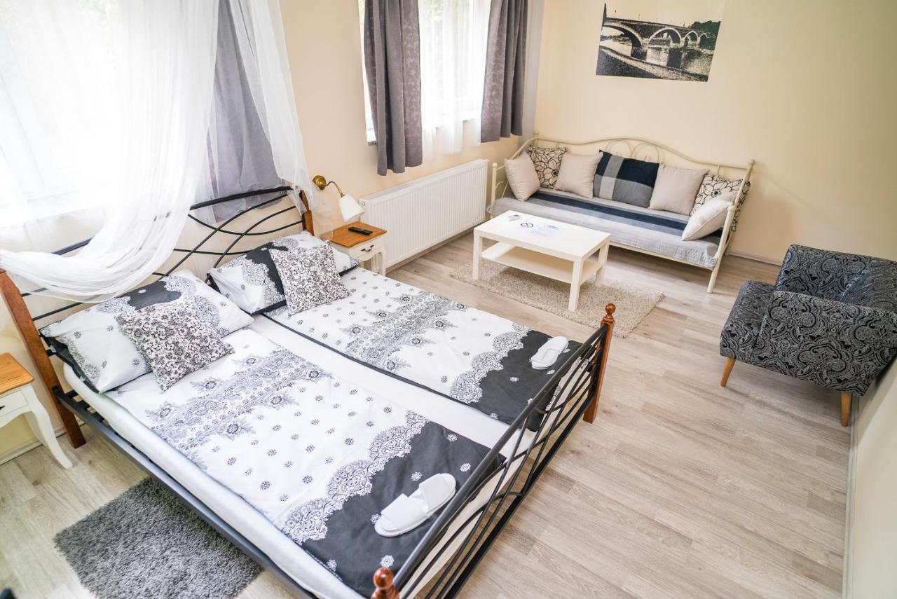 Boutique Hostel Kings N' Queens Zagreb Ngoại thất bức ảnh
