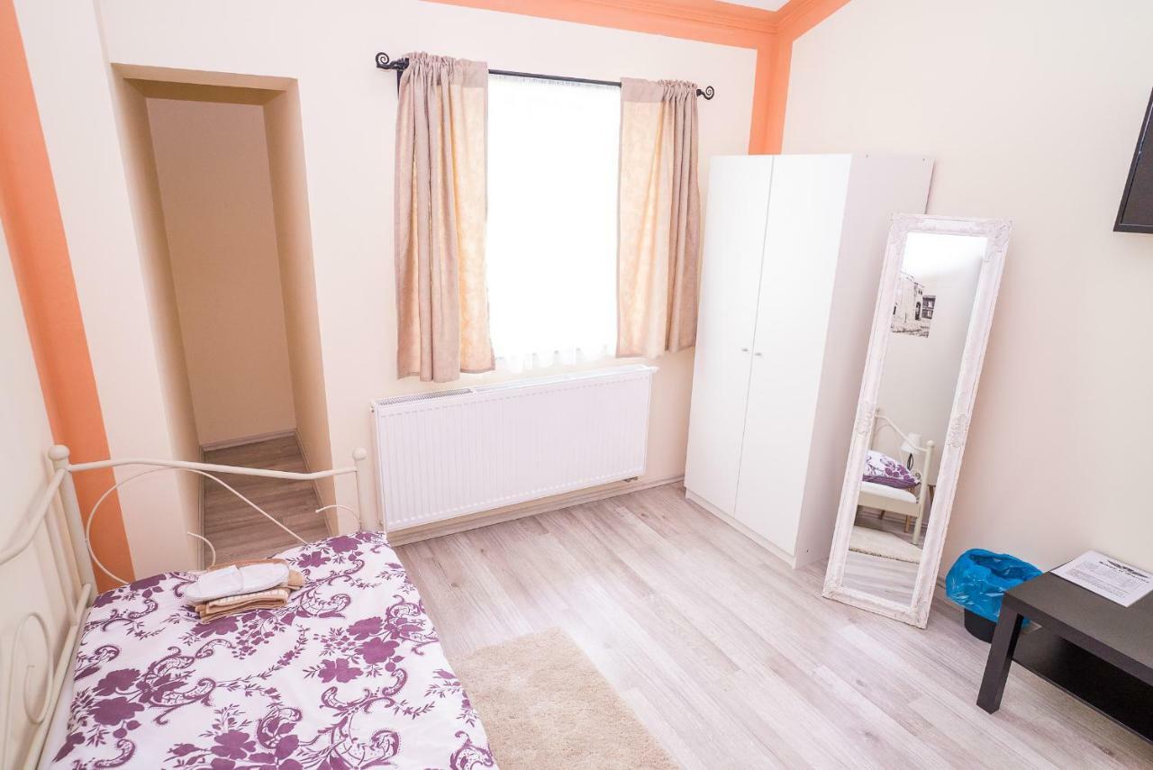 Boutique Hostel Kings N' Queens Zagreb Ngoại thất bức ảnh